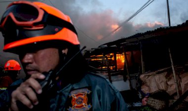 Satu Unit Rumah di Cipayung Terbakar Hebat