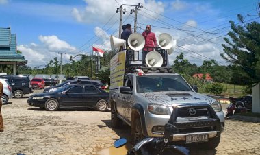 Tuntut Inspektorat Audit Dana Desa di Batang Asai, Puluhan Masyarakat Demo di Kantor PMD