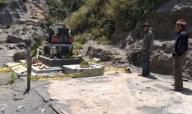 Rumah Ibadah Umat Hindu di Bromo Dirusak