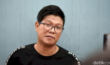 Model Ini Pamer Seranjang dengan Babang Tamvan Andika