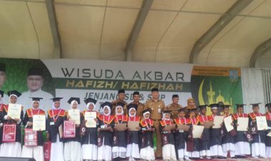 Walikota Jambi Wisudakan Ribuan Anak Penghafal Al-Quran