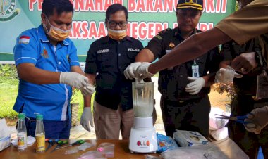 Kejari Jambi Musnahkan 1.470 Pil Ekstasi & Barang Bukti Narkoba