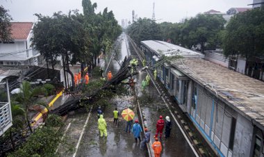 Banjir! Transjakarta Hentikan Layanan Bus Rute S11