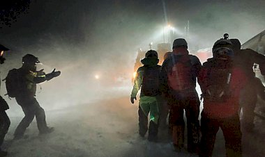 Ngeri! 39 Turis Terjebak Badai Salju 9 Jam di Islandia