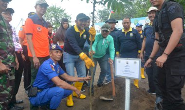Pj Sekda: Tanam Pohon Pulihkan Kondisi Lingkungan dan Keberlangsungan Hidup