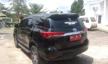 Logo di Mobil Dinas Sarolangun, Wabup: Kalau Tak Dipasang Khawatir Diganti Plat Mobilnya Hitam