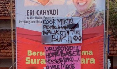 Bonek Mengamuk, Baliho Duet Risma-Eri Jadi Sasaran