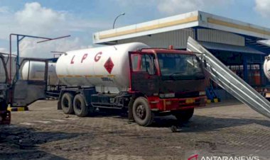 Pabrik Gas di Bekasi Terbakar Diduga Kebocoran Selang