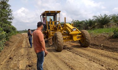 Jalan Panti-Lubuk Resam Sarolangun Diperbaiki Pemilik Proyek Irigasi Paket Tiga