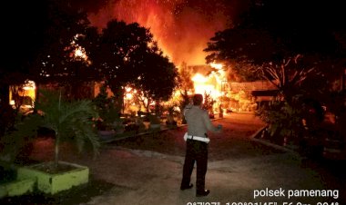Tengah Malam, Bangunan SMA N 8 Merangin Ludes Terbakar