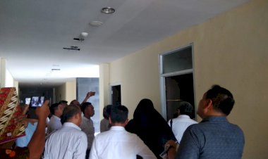 Breaking News!!! Tinjau Bangunan Asrama Haji, Hakim Pengadilan Tipikor Banyak Temukan Kejanggalan