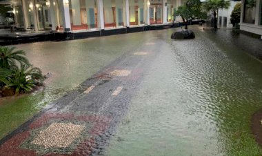 Lapor Pak Anies! Istana Presiden Dikepung Genangan Air Pagi Ini