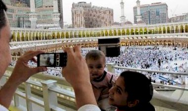 Gegara Virus Corona,  Arab Saudi Hentikan Sementara Layanan Umroh