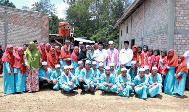 Dukung Peningkatan SDM, Pemprov Bantu Ponpes Al Madinah Batanghari