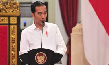 Jokowi Minta Instansi Bekerja dari Rumah Ibadah di Rumah, Izinkan Pemda Tentukan Status