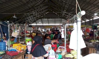 Meski Heboh Covid-19, Aktifitas Pasar Angsoduo Tetap Normal