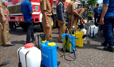 Sekolah dan Rumah Ibadah di Kota Jambi Disemprot Cairan Disinfektan