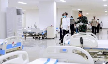 Tolak Lockdown, Jokowi: Negara Kita Paling Pas Physical Distancing!