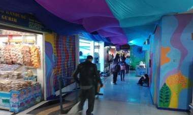 Dinding Terminal Leuwi Panjang Dihiasi Mural Warna-warni