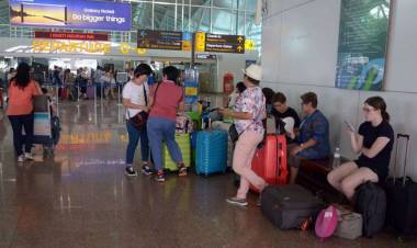 Bandara Ngurah Rai Ditutup hingga Pukul 19.00 Wita karena Dampak  Dari Abu Vulkanik