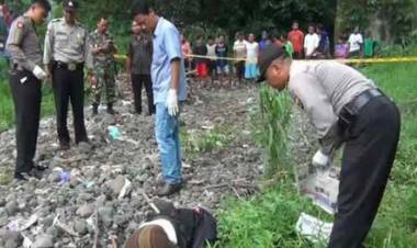 Ditemukan Tewas Membusuk Salah Satu Warga SAD Di Dalam Kebun Karet