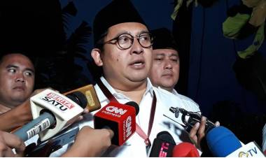 Rupiah Melemah, Fadli Zon Bicara Krisis di Indonesia
