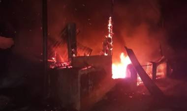 Ludes Terbakar, Hutabarat Kehilangan Rumahnya