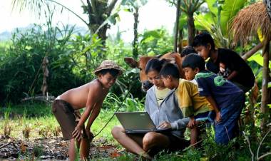 Mau Tahu Asyiknya Menjadi Orang yang Melek Teknologi