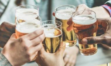 Astaga! Ada Bir Hitam Terbuat dari Miss V Para Model Pakaian Dalam