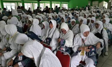 Besok, Tujuh Kloter JCH Diberangkatkan dengan 20 Penerbangan Garuda 