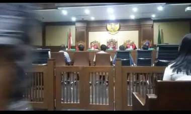 LIVE SIANG: Sidang Zumi Zola Kamis 6 September 2018