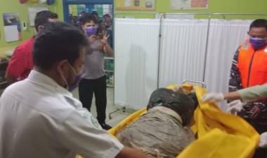 Mayat Tanpa Kepala yang Ditemukan di Perairan Tanjab Timur Dijemput Keluarga