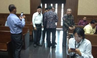 SIDANG LANJUTAN ZUMI ZOLA: Anggota DPRD Juber dan Popriyanto Kembalikan Uang Ketok ke KPK 