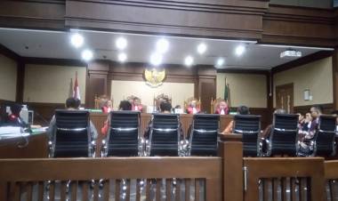 Ini Penampakan Mobil Alphard Hasil Korupsi Zumi Zola