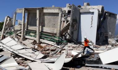 Ini Identitas Perempuan yang Berhasil Diselamatkan dari Reruntuhan Bangunan Akibat Gempa 