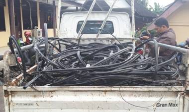 Miris, Masih Dalam Suasana Duka Tsunami Palu Lima Warga Ini Malah Maling Kabel  