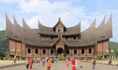 Pariwisata Sumbar Antara Halal Tourism & Mice