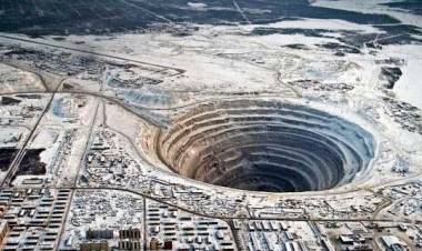 Pemerintah Alokasi 10 Persen Saham Freeport untuk Papua