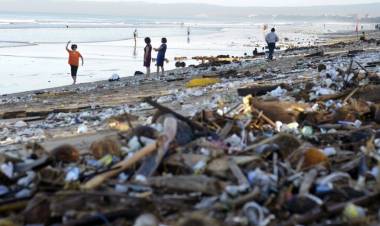 Kemenko Maritim Bakal Terapkan Pungutan Dana Kebersihan Kawasan Wisata