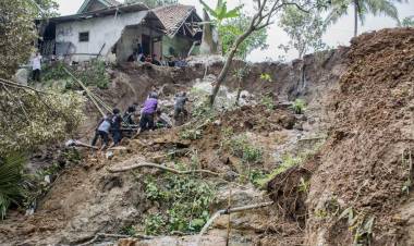 Tujuh Mahasiswa Tewas Tertimbun Longsor di Karo