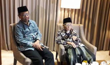 Ini yang Dibahas Mahfud dengan Kiai Maimun Hotel