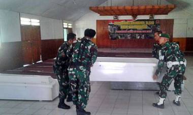 Tim Gabungan Evakuasi Dua Anggota TNI Korban KKSB 