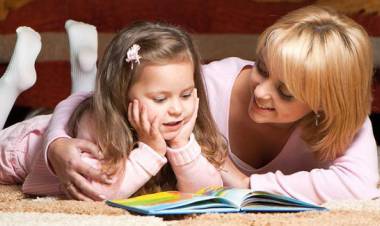 Begini Baiknya, Mendongenglah Dimulai Sejak Anak Masih di Kandungan