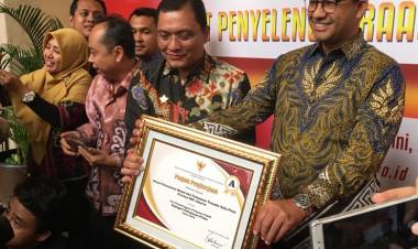 Berani Hentikan Proyek Reklamasi Jakarta, Gubernur Anies Raih Moeslim Choice Government Award 2018