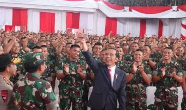 Asyik! Jokowi: Tunjangan Operasional Babinsa Naik