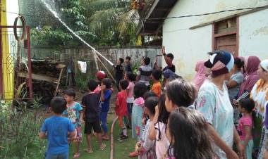 BREAKING NEWS! Kantor SDN 43/II Tanjung Belit Terbakar