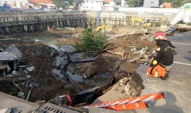 Ini Kata Polisi Penyebab Amblesnya Jalan Gubeng…