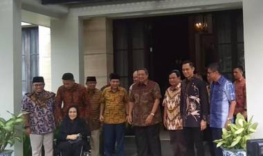 SBY: Berjuang Baik-baik, Tolong Kami Jangan Diganggu!