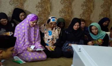 Gitaris Seventeen Herman Sikumbang Dimakamkan di Tidore