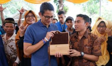 Sandiaga Awali Tahun Baru 2019 Kunjungi Lapas Mojokerto